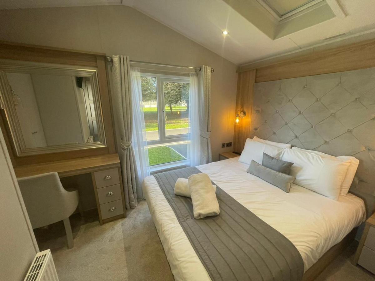 Brians Lodge With Hot Tub Pocklington Zewnętrze zdjęcie